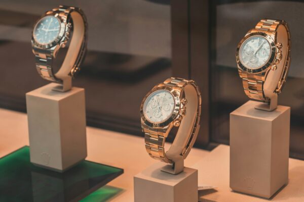 OMNILUXE – Tempat Jual Beli Jam Mewah Terdekat
